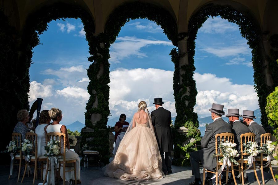 Bride and Groom in Villa Balbianello Lake Como