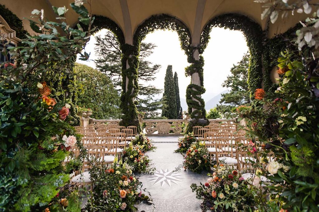 Luxury floral arrangements for weddings on Lake Como - Join Us
